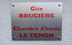 2 hébergements différents un gîte avec 2 chambres et une chambre avec kitchenette